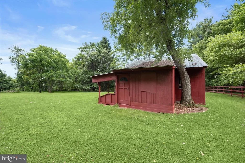 Photo of 2319 BRADDOCK ROAD