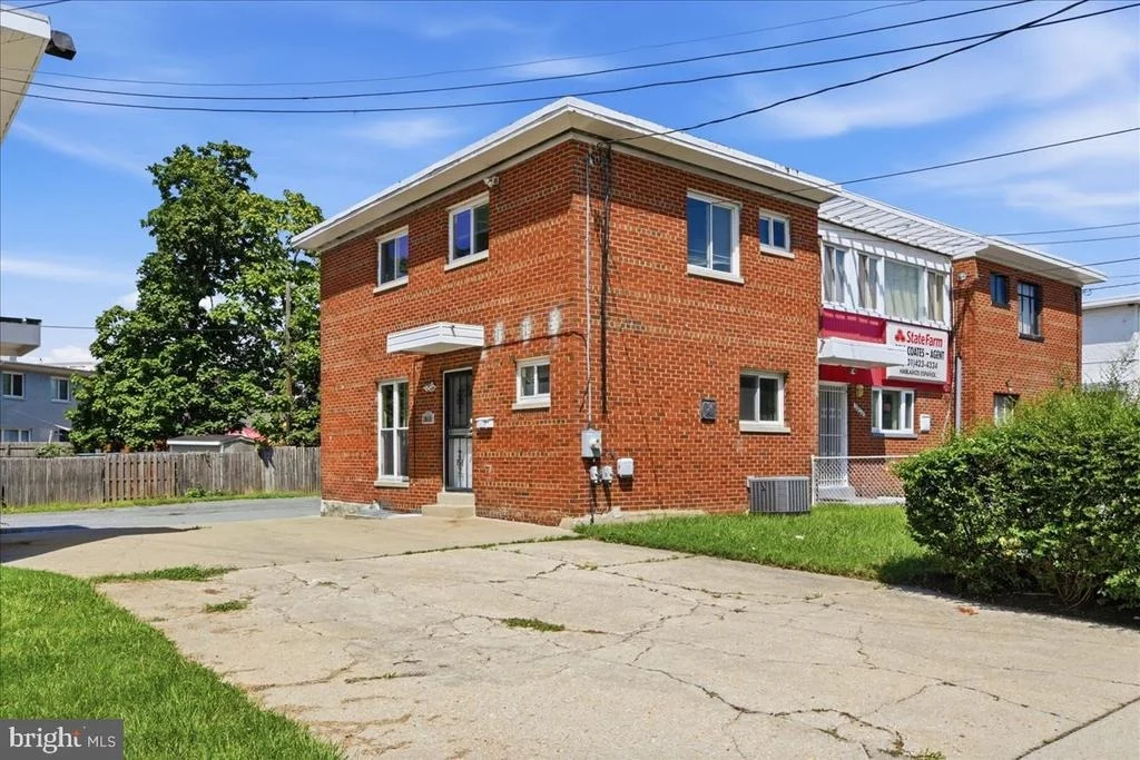 Photo of 3018 SAINT CLAIR DRIVE
