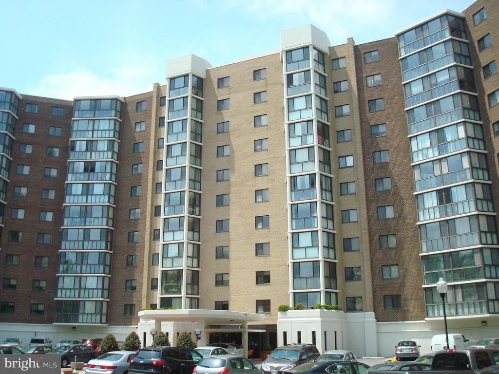 Photo of Unit 3407 at 15115 INTERLACHEN DRIVE