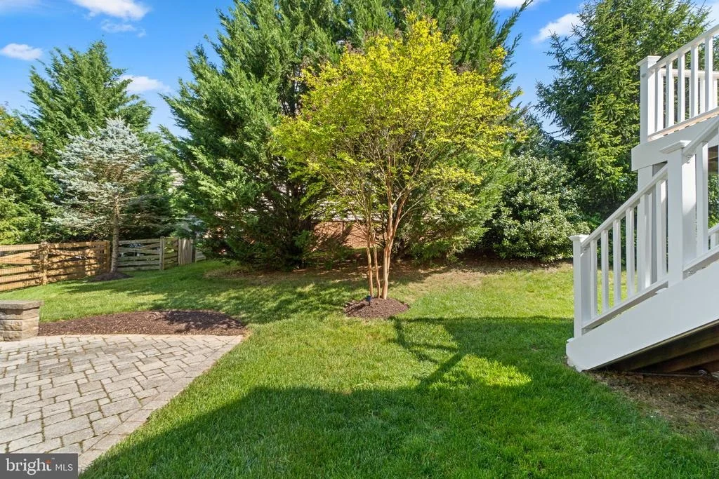 Photo of 9116 BOWLING GREEN DRIVE