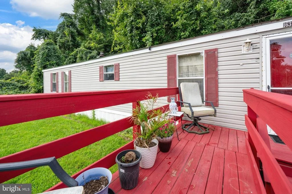 Photo of 16319 CAPES COVE LANE