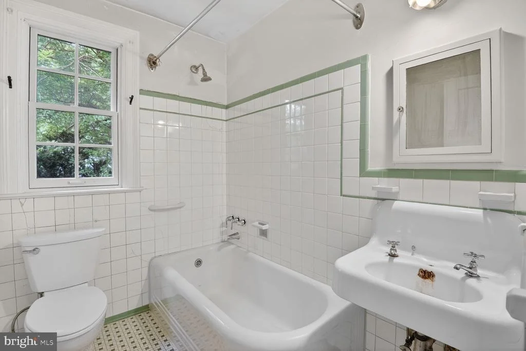 Photo of 702 MCNEILL ROAD