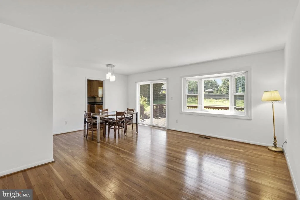 Photo of 18008 MUNCASTER ROAD