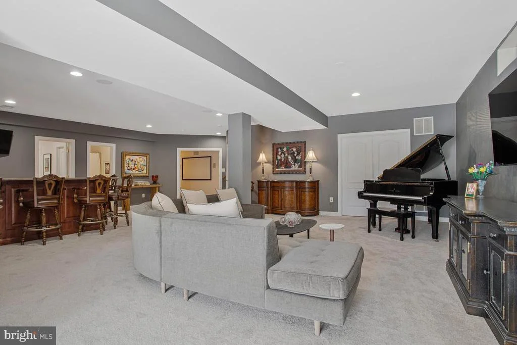 Photo of 905 CORNELL AVENUE