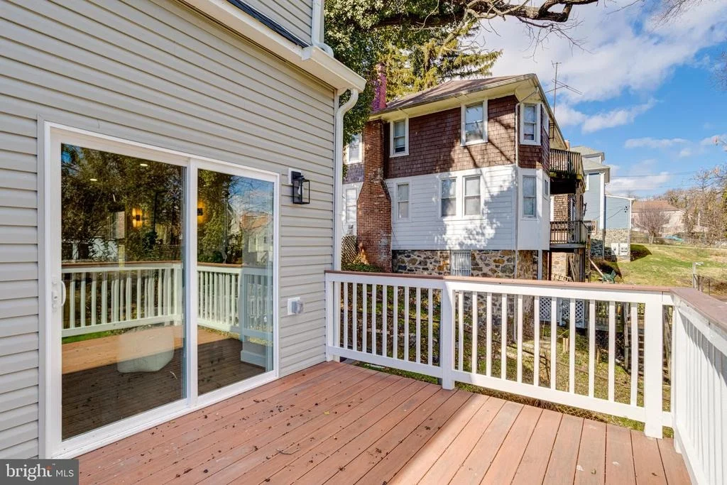 Photo of 605 WALNUT AVENUE