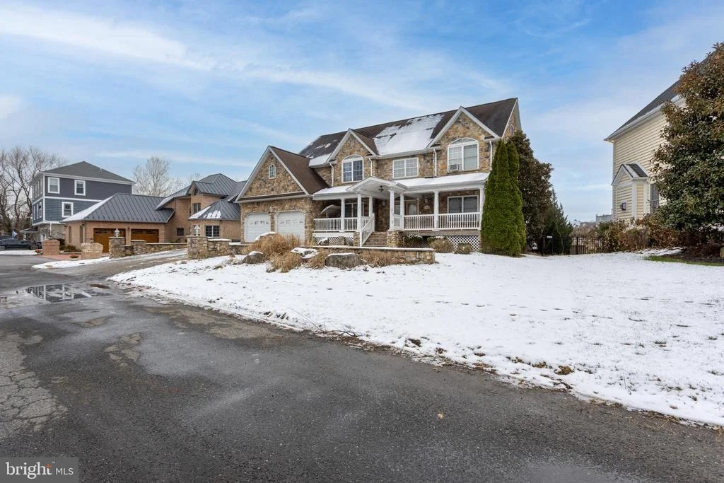 Photo of 415 SHORE DRIVE