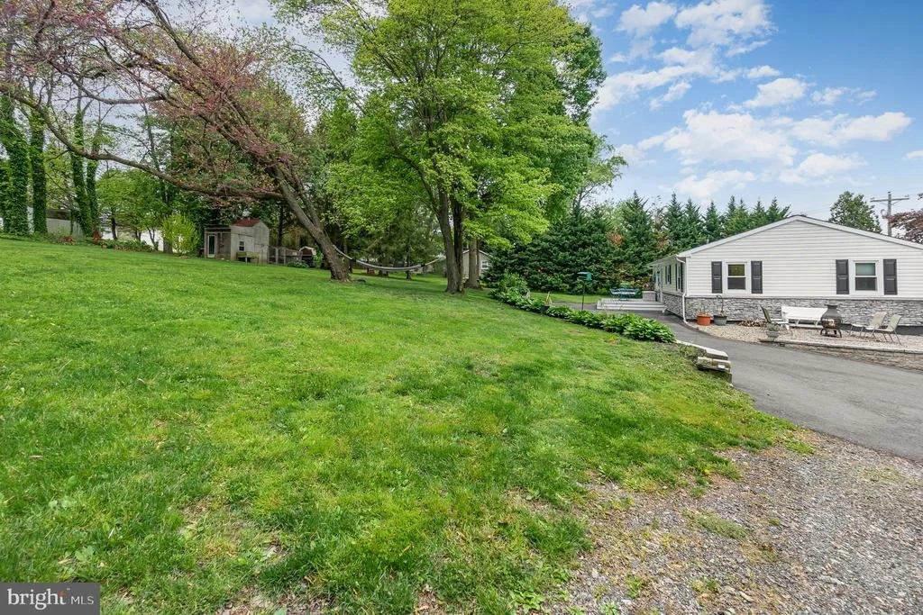 Photo of 2585 RED TOAD ROAD