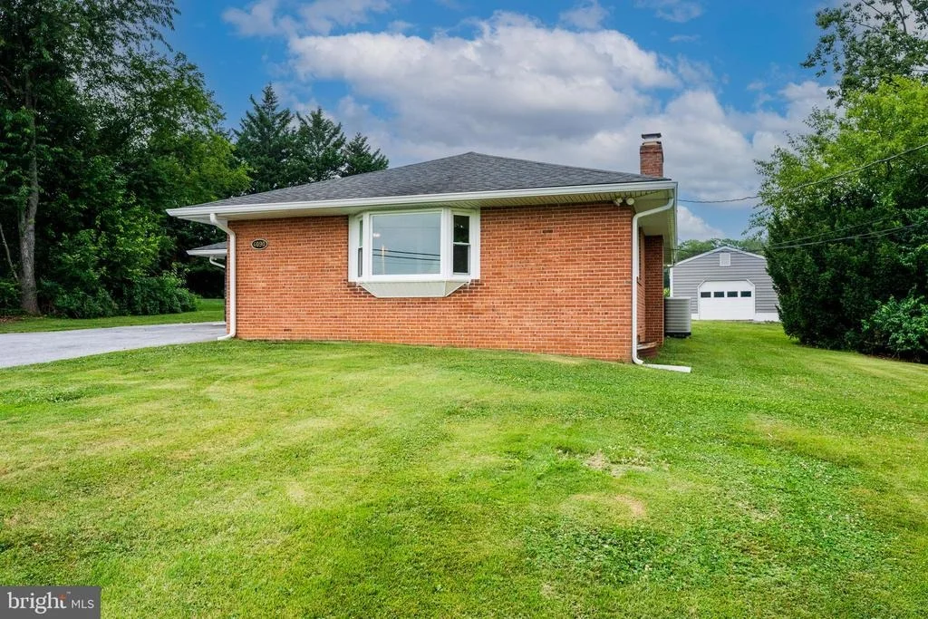 Photo of 4090 BOTELER ROAD