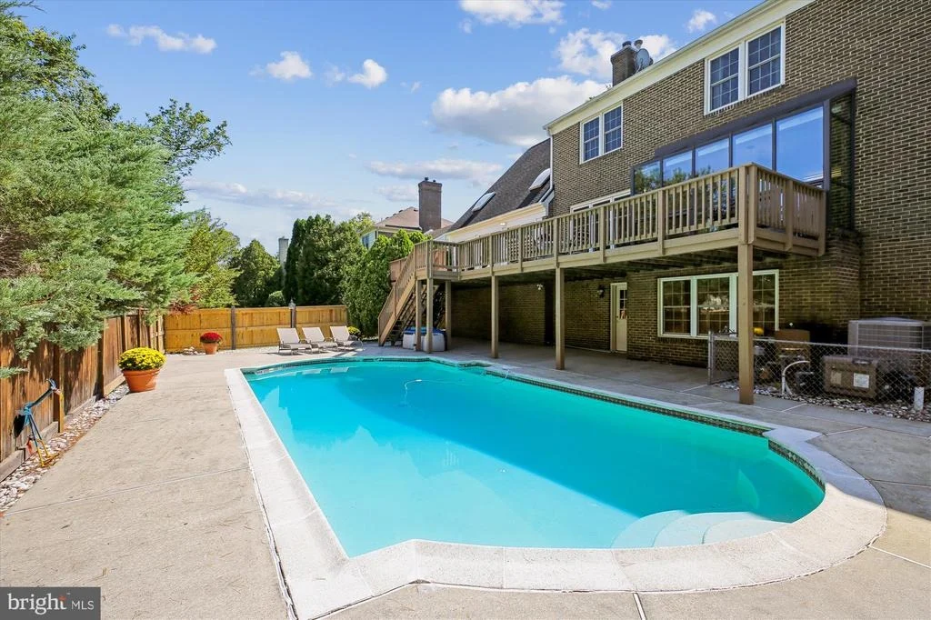 Photo of 9537 FOX HOLLOW