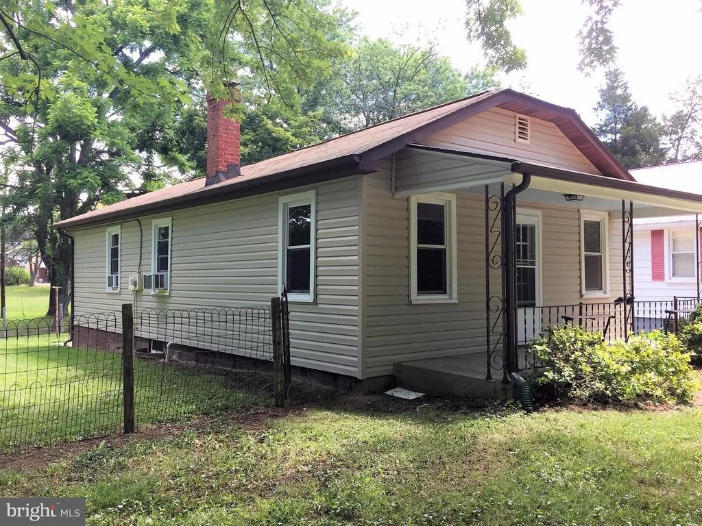 Photo of 1675 SHOOKSTOWN ROAD