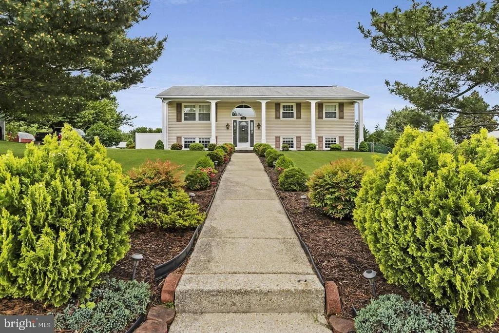 Photo of 7402 LOCUST DRIVE