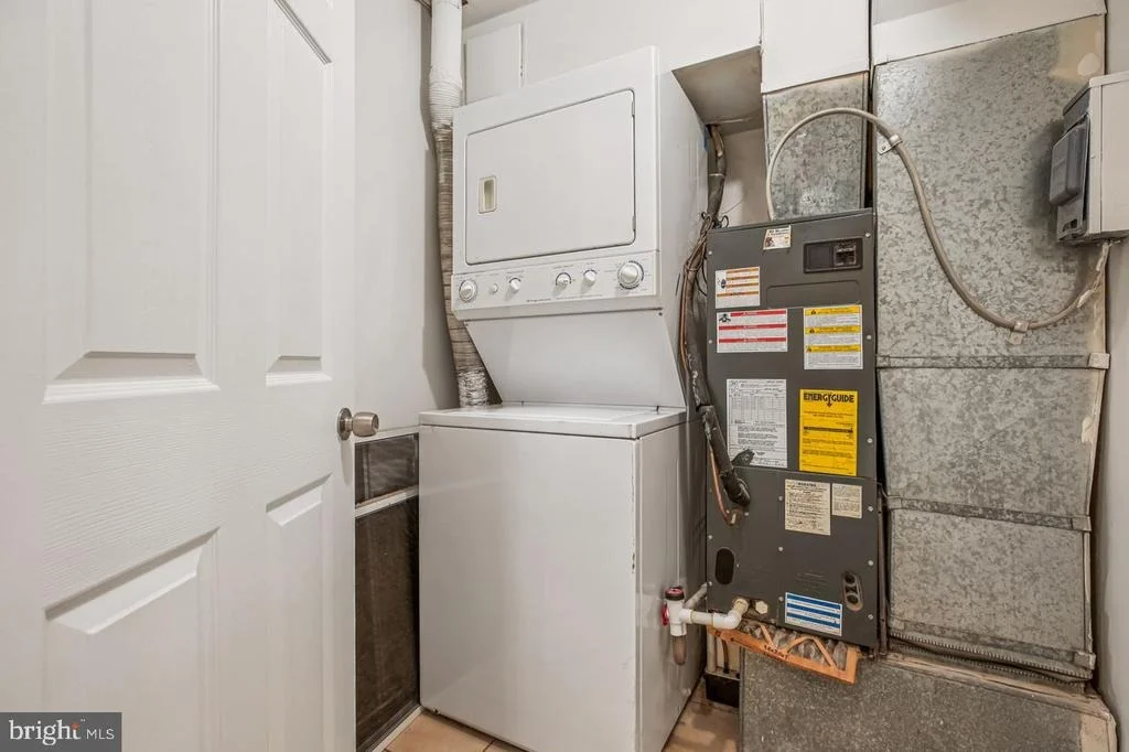Photo of 1124 G STREET NE