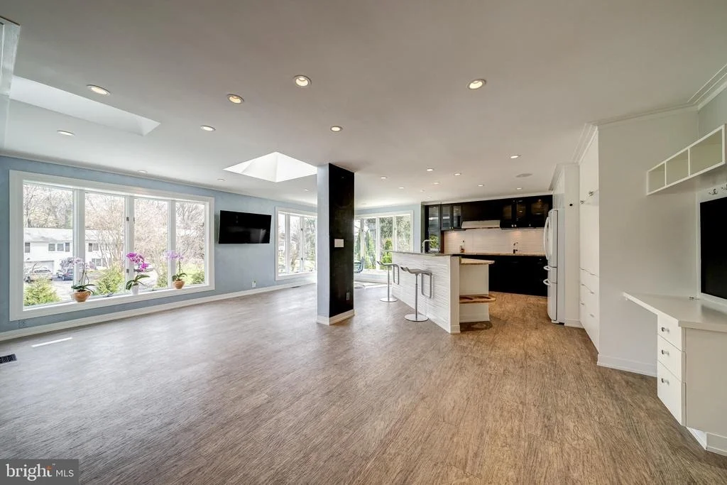 Photo of 6202 NETHERCOMBE COURT