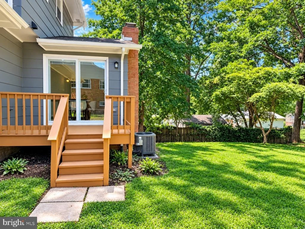 Photo of 11004 TYRONE DRIVE