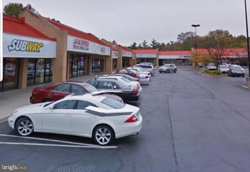 Photo of 9210 FOX PARK ROAD