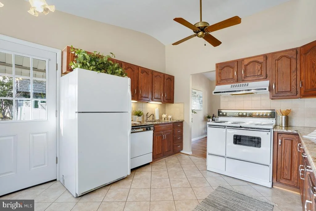 Photo of 13204 HATHAWAY DRIVE