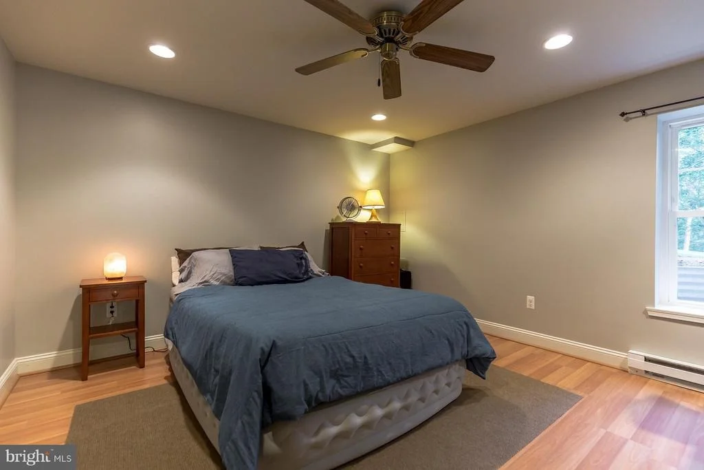 Photo of 325 SPLIT OAK LANE