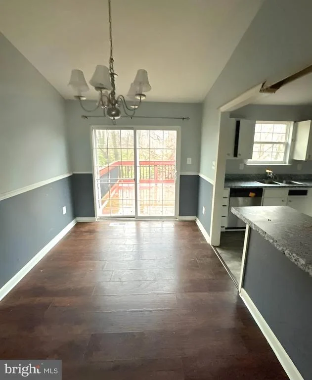 Photo of 105 OAK AVENUE
