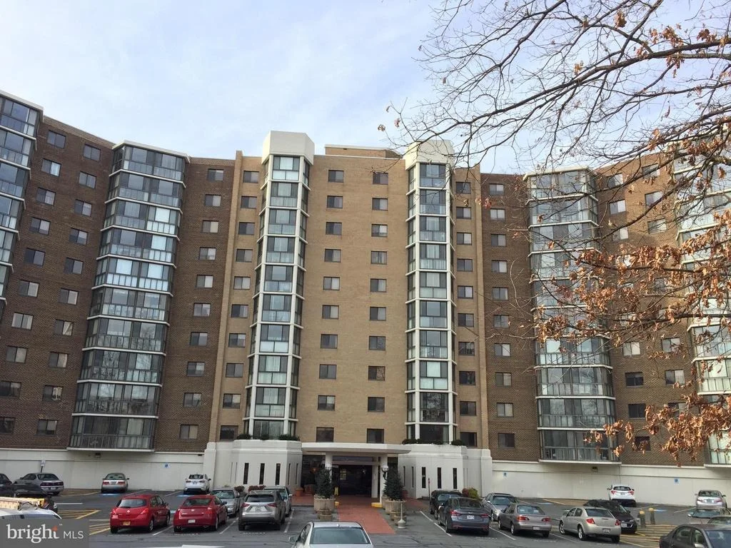 Photo of Unit 3115 at 15115 INTERLACHEN DRIVE