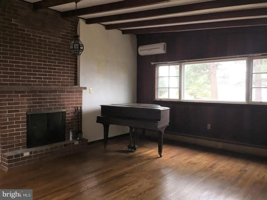 Photo of 6118 JEFFERSON BOULEVARD