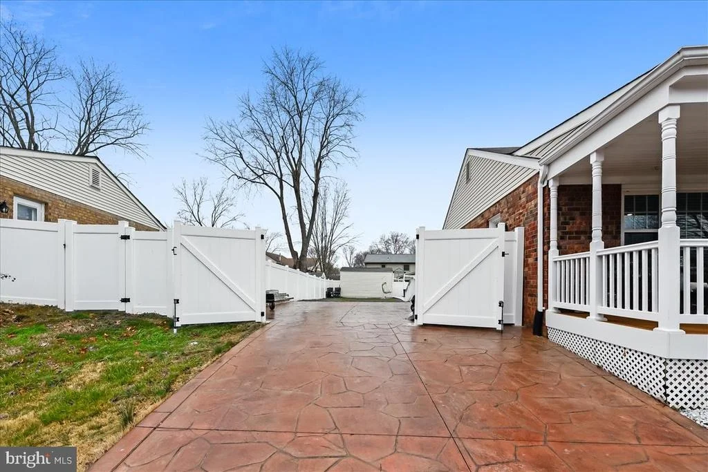 Photo of 9808 GREENVIEW LANE