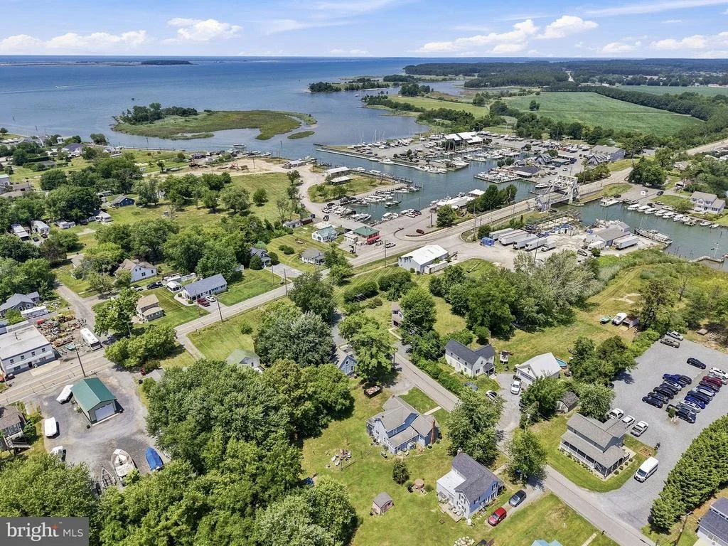 Photo of 21527 CHICKEN POINT ROAD