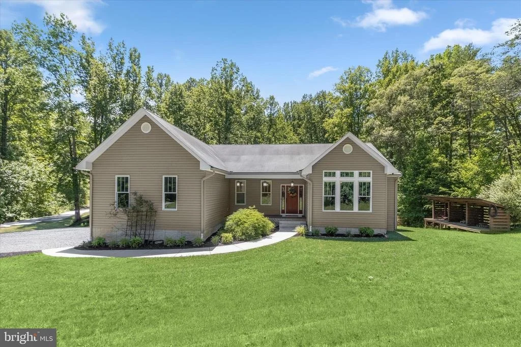 Photo of 2106 EDWIN LANE
