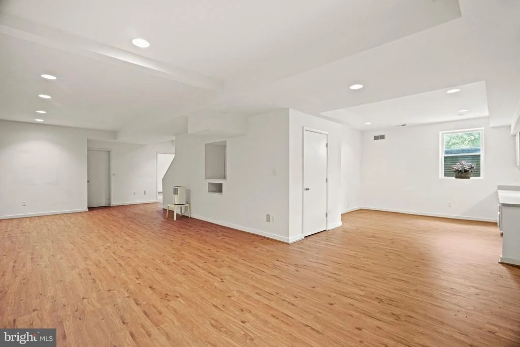 Photo of 10320 GLEN ROAD