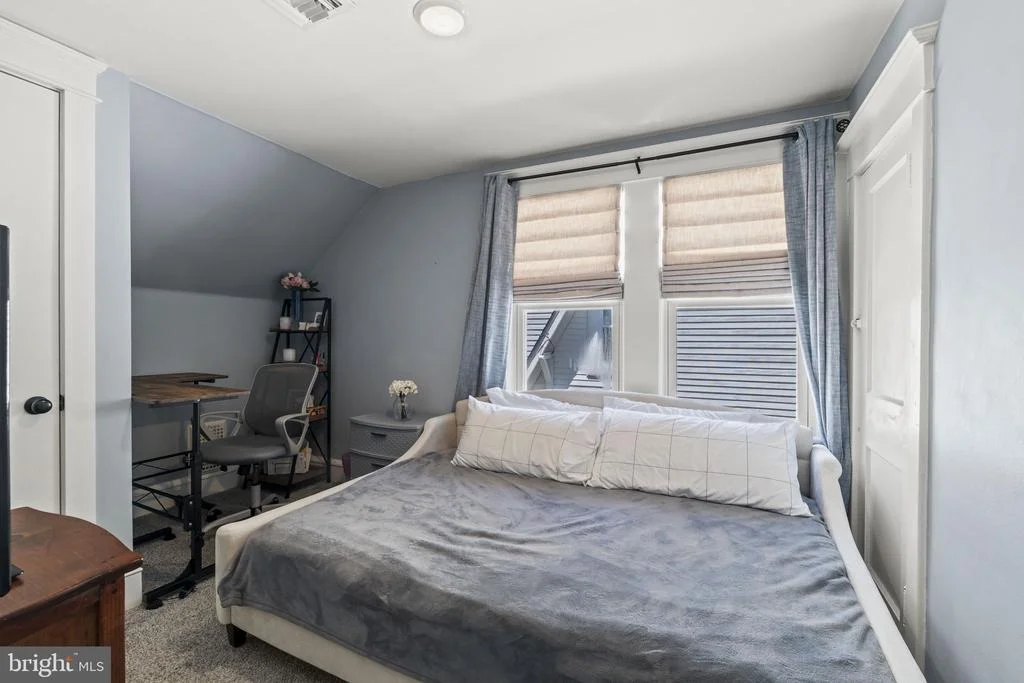 Photo of 425 FLORENCE AVENUE