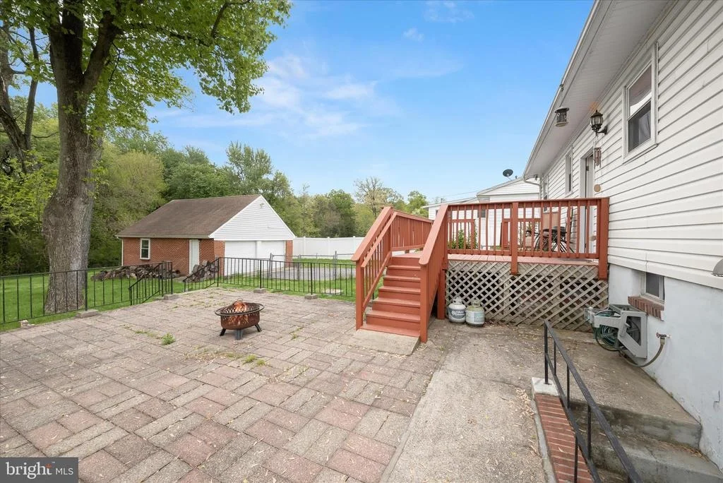 Photo of 7403 LOCUST DRIVE