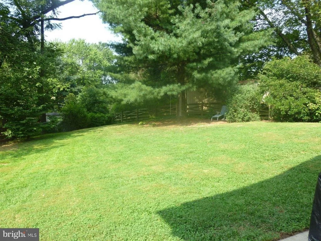 Photo of 11404 LUND PLACE