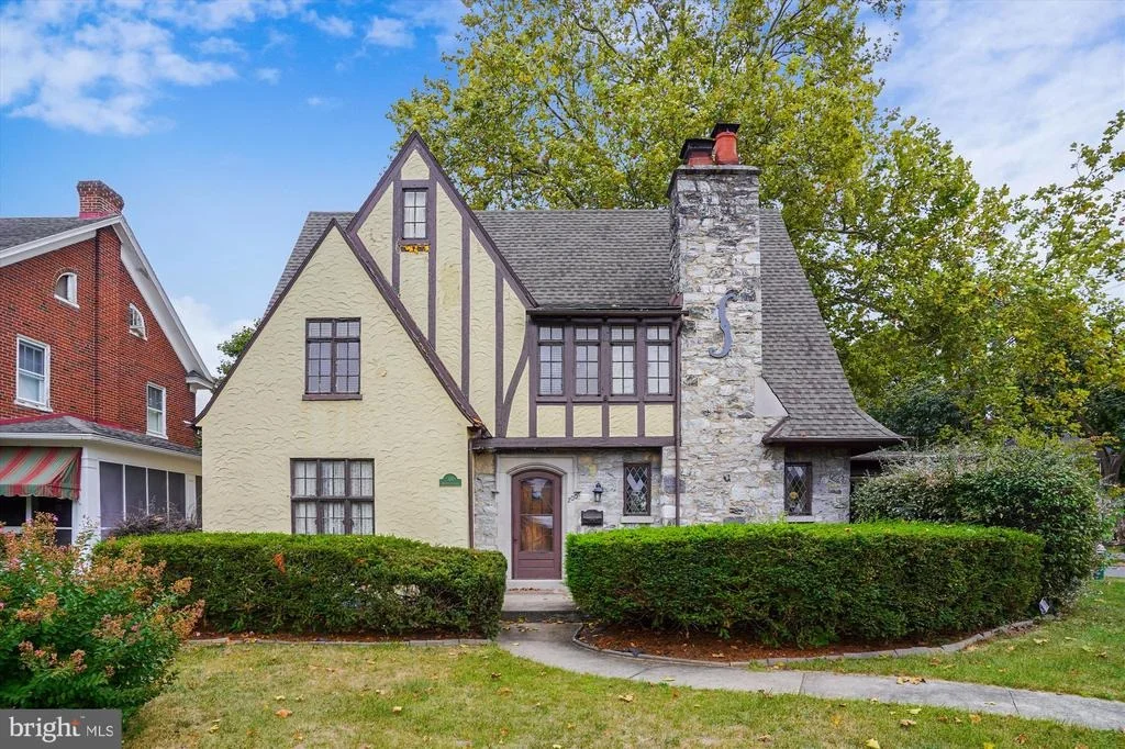 Photo of 200 MEALEY PARKWAY