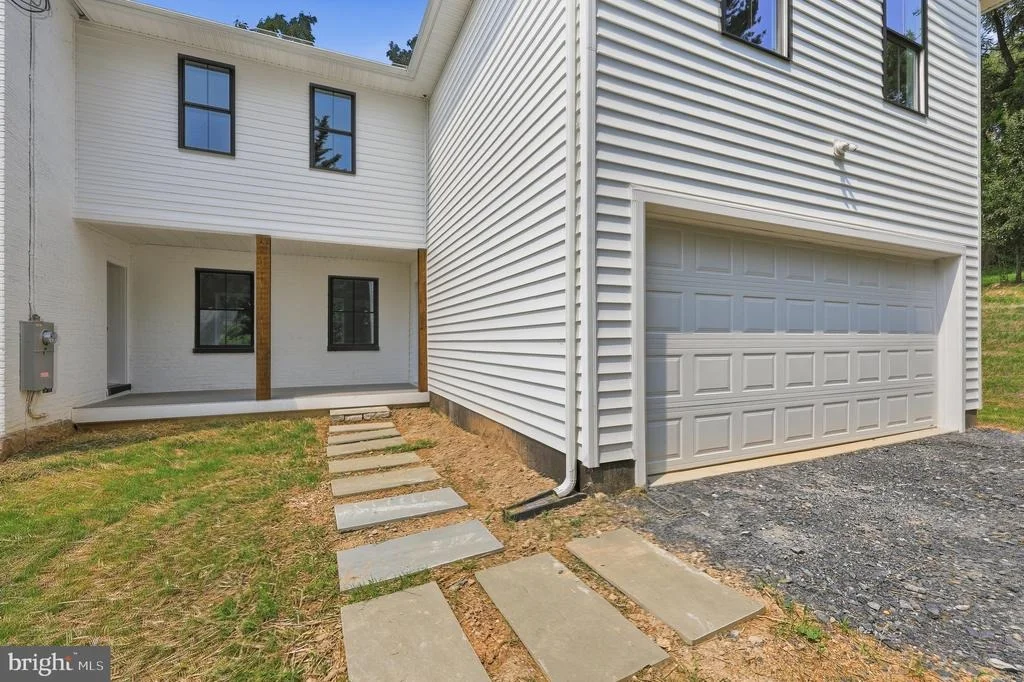 Photo of 11523 HANDBOARD ROAD