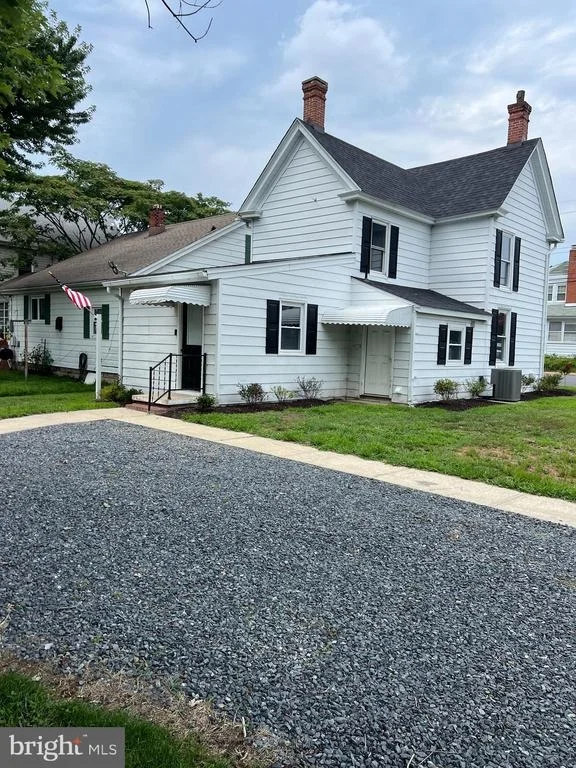 Photo of 425 HENRY STREET