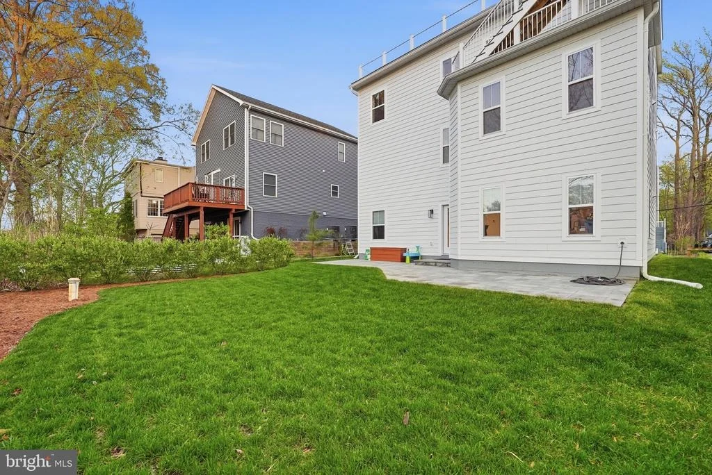 Photo of 1422 HOWARD ROAD