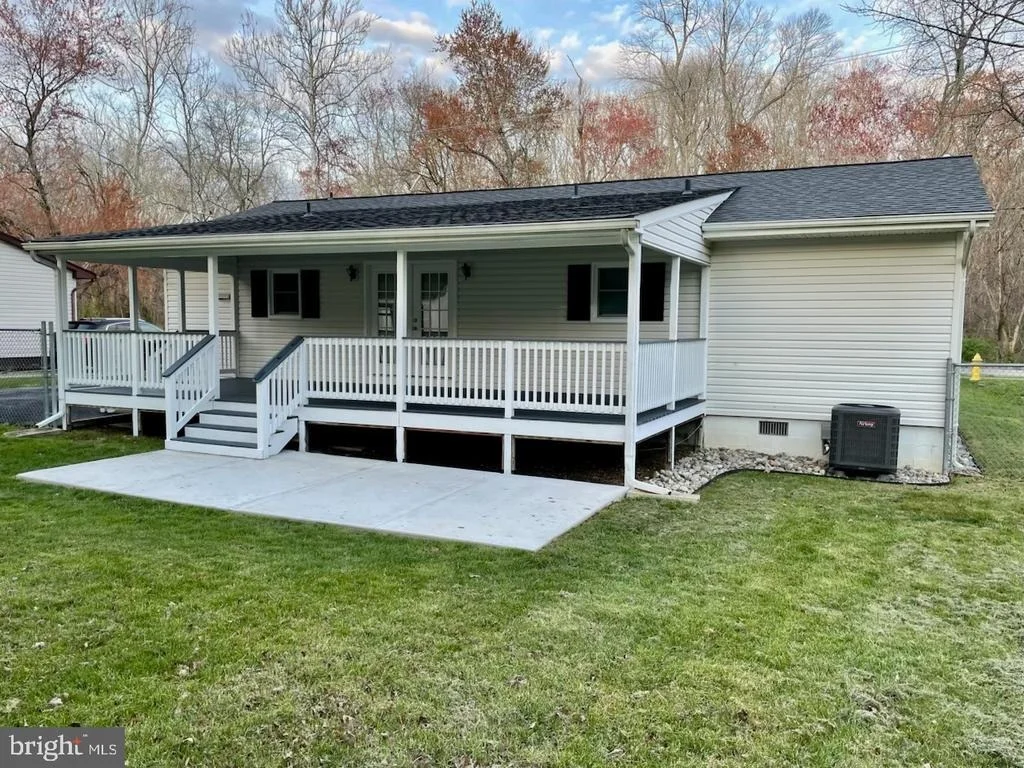 Photo of 15 WILLOW LANE