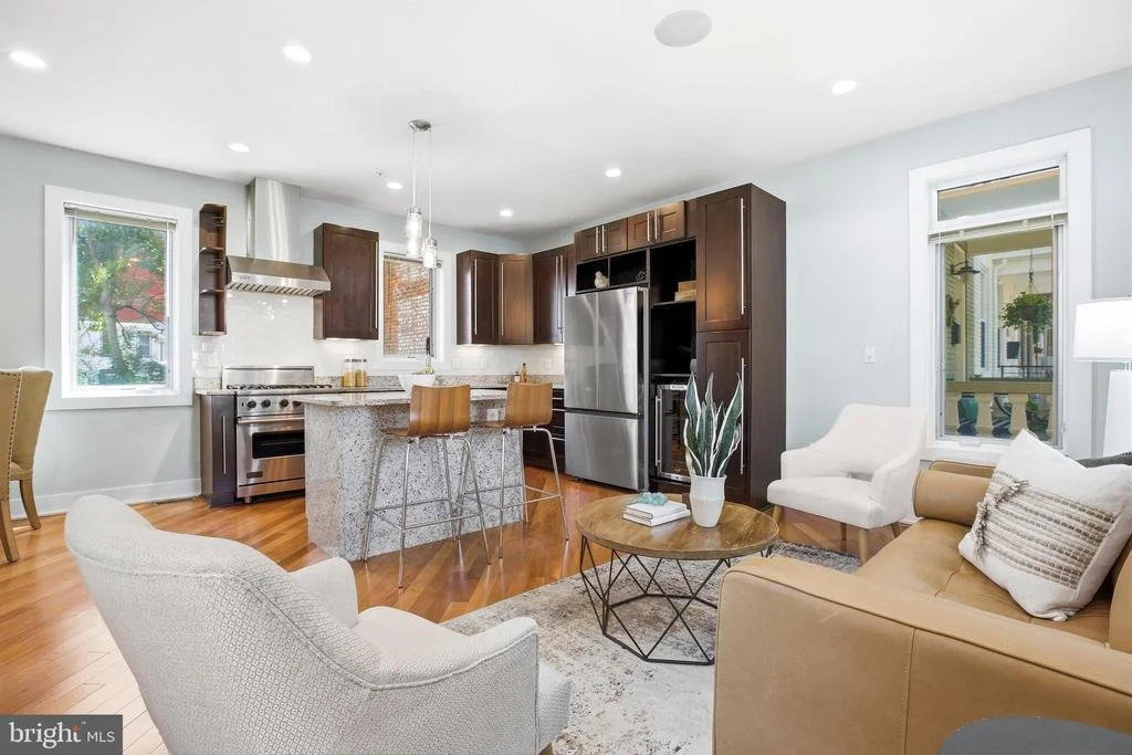 Photo of 915 3RD STREET NE