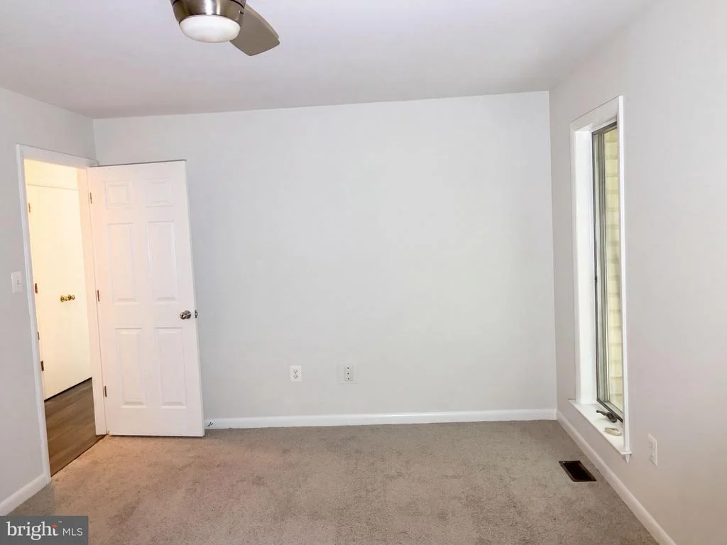 Photo of 542 JONATHAN ROAD