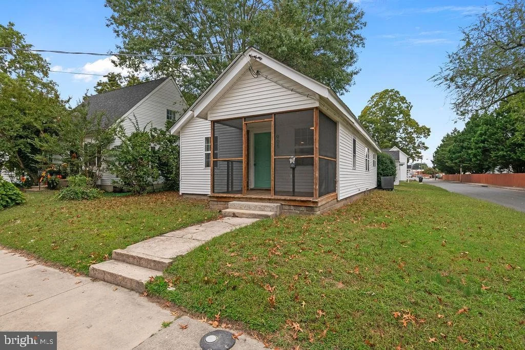 Photo of 905 HANOVER STREET