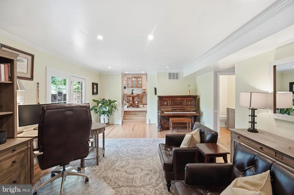Photo of 15108 CENTERGATE DRIVE