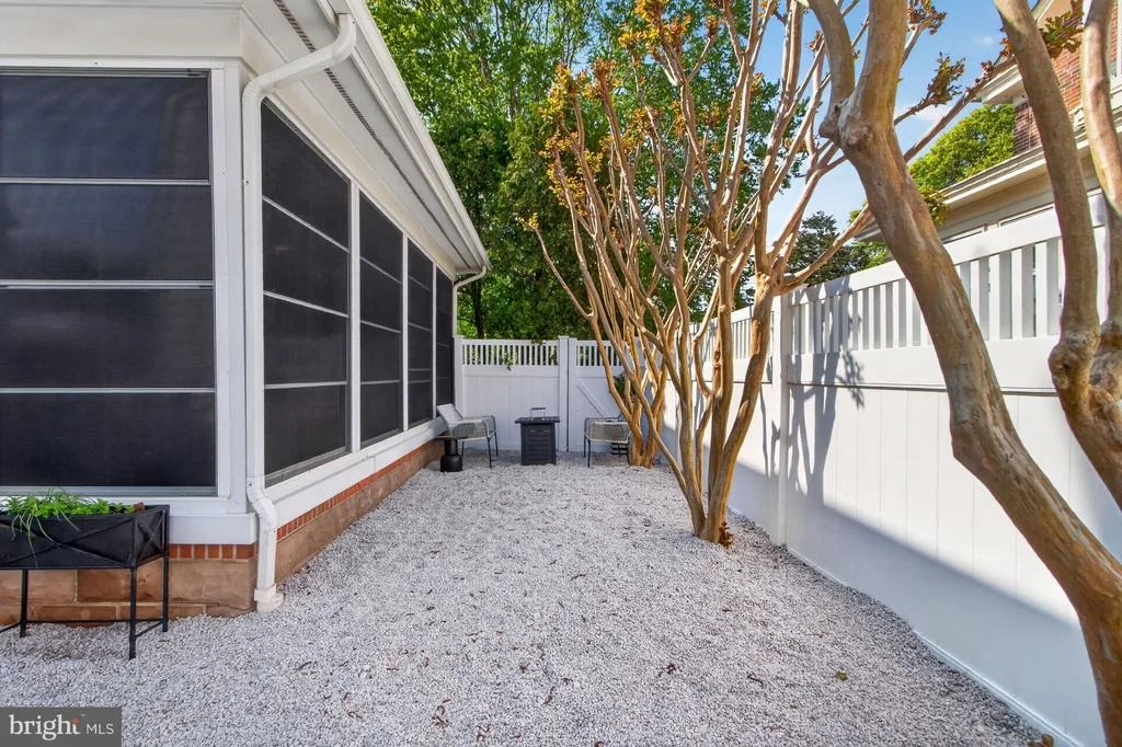 Photo of 829 SAVANNAH ROAD