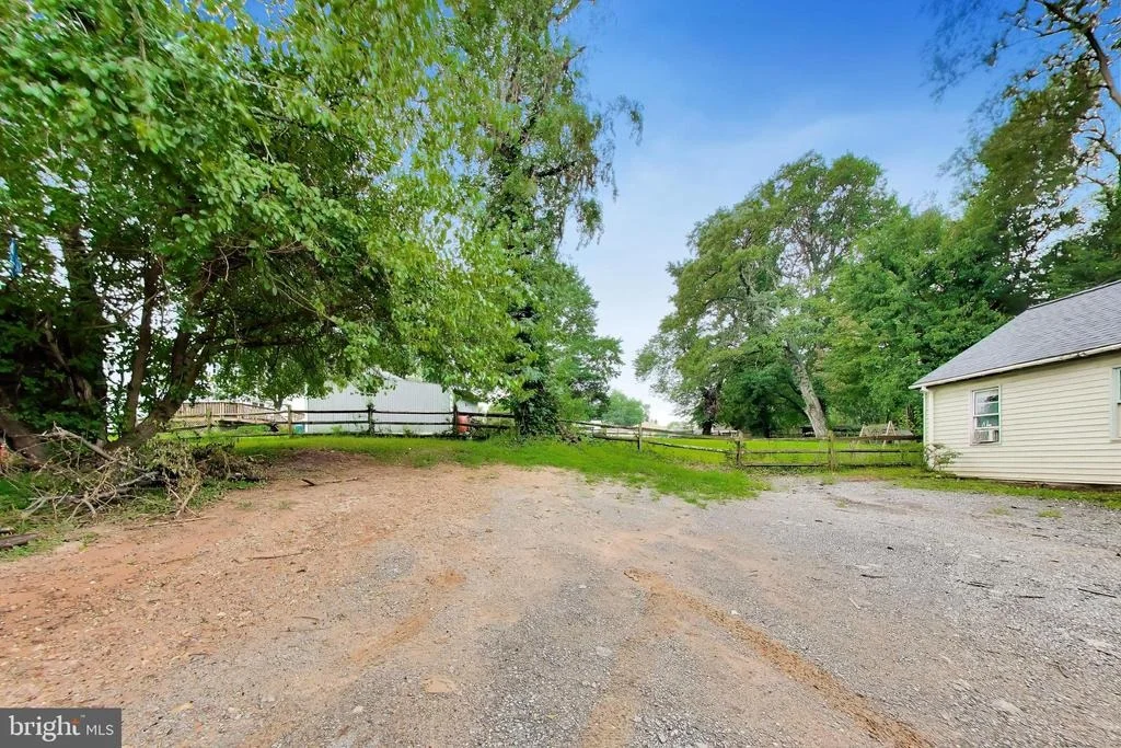 Photo of 16008 BATSON ROAD