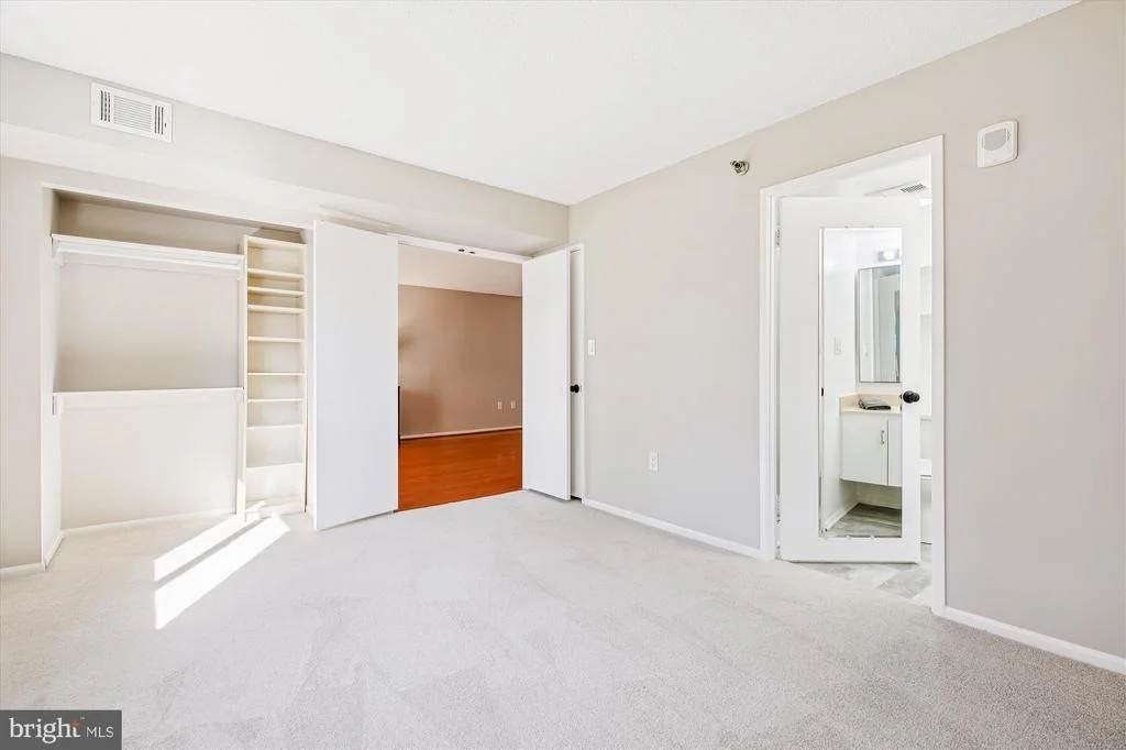 Photo of Unit 3308 at 15115 INTERLACHEN DRIVE