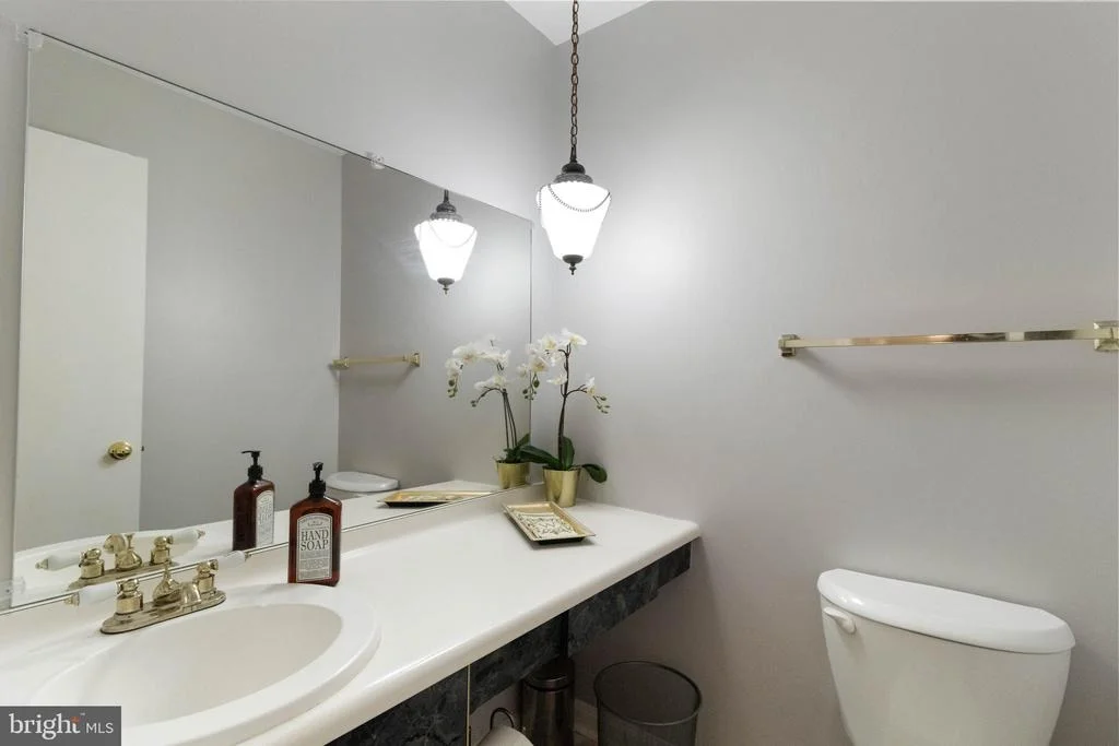 Photo of 2609 VILLAGE LANE