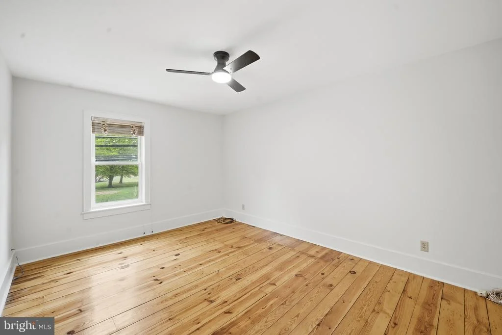 Photo of 606 KINGS HIGHWAY