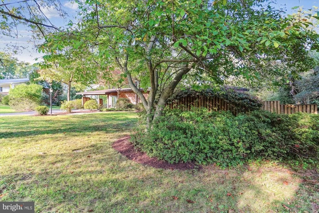 Photo of 816 OLIVE DRIVE