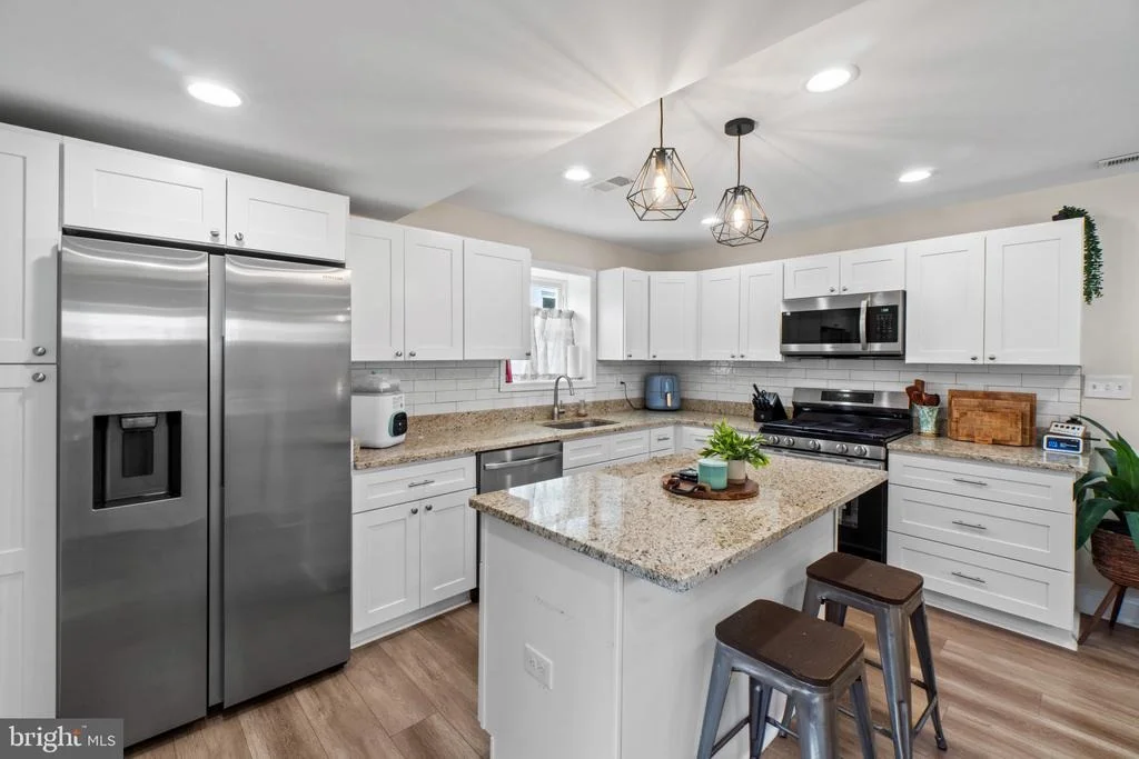 Photo of 610 MEADOW ROAD