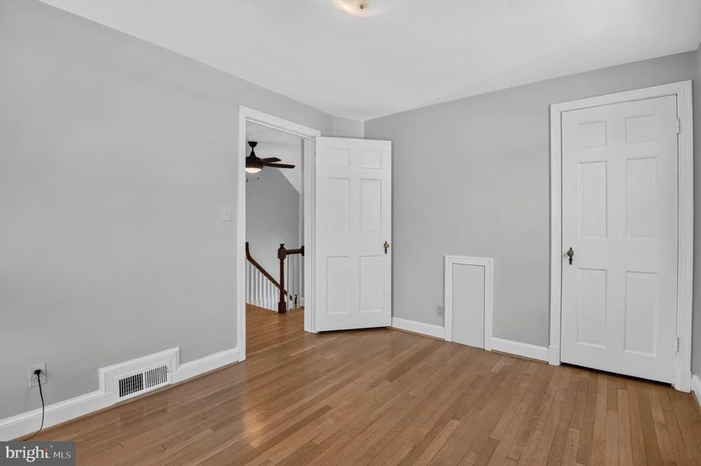 Photo of 104 WILLIAMSBURG DRIVE