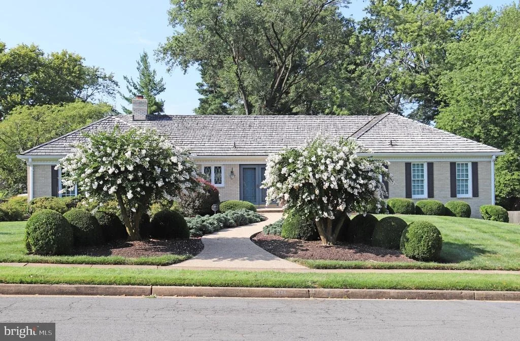 Photo of 6305 STONEHAM LANE