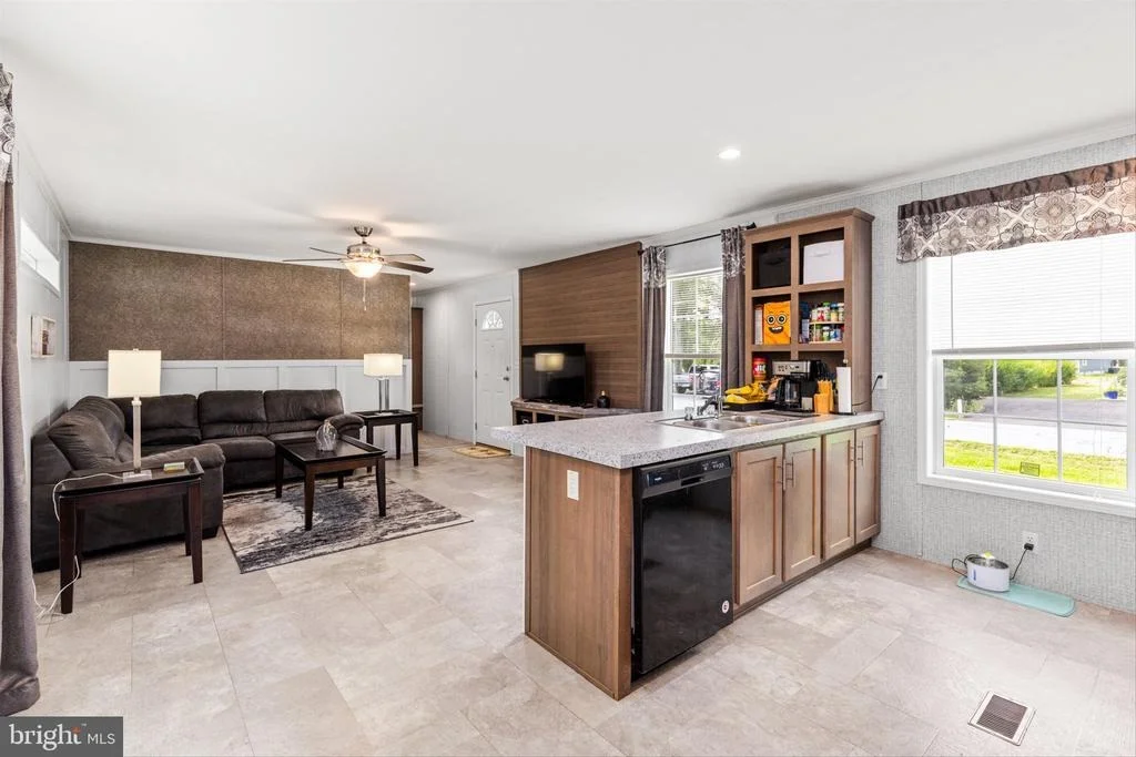 Photo of 37211 FLORIDA DRIVE